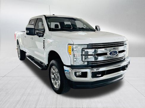 Used 2017 Ford F350 Lariat AWD/4WD image 4