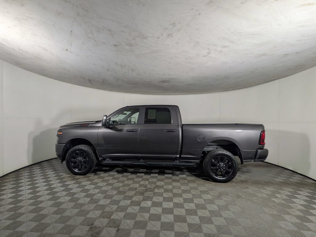 Used 2025 RAM 2500 Big Horn AWD/4WD image 3