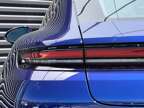 Used 2024 Porsche Panamera 4 image 39