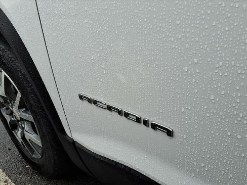 Certified 2023 GMC Acadia SLT image 12