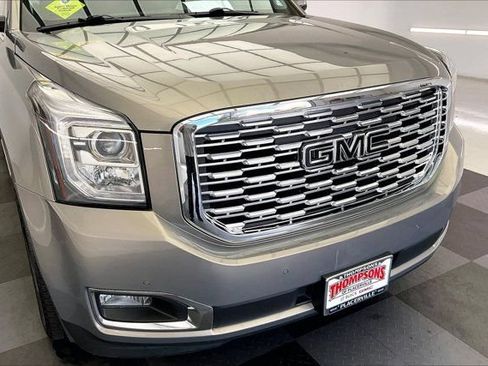 Used 2019 GMC Yukon Denali w/ Enhanced Security Package AWD/4WD image 30