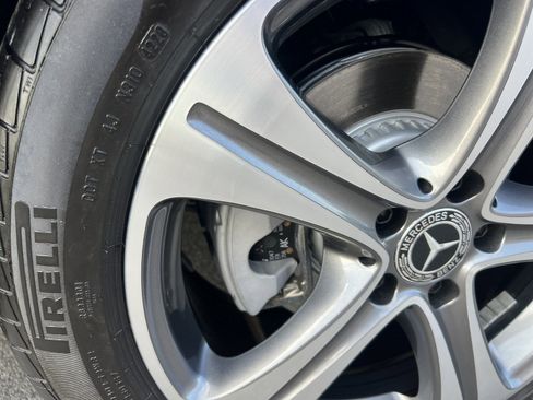 Used 2019 Mercedes-Benz E 300 4MATIC image 93