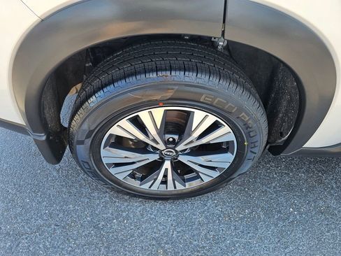 Used 2023 Nissan Rogue SV w/ SV Premium B Package AWD/4WD image 9