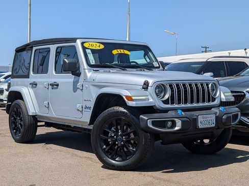 Used 2024 Jeep Wrangler Unlimited Sahara AWD/4WD image 2