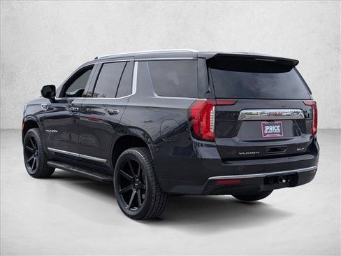 Used 2023 GMC Yukon SLT AWD/4WD image 9
