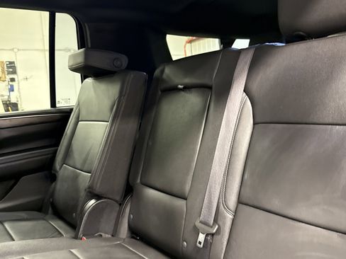 Used 2023 Chevrolet Suburban LT image 12