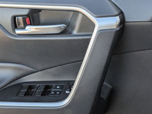 Used 2019 Toyota RAV4 XLE image 28