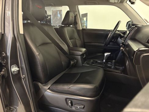 Used 2021 Toyota 4Runner TRD Off-Road Premium AWD/4WD image 40
