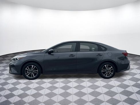 Used 2024 Kia Forte LXS w/ LXS Technology Package image 2