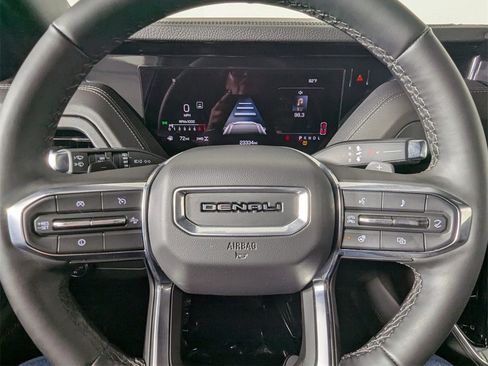 Used 2025 GMC Yukon Denali image 16