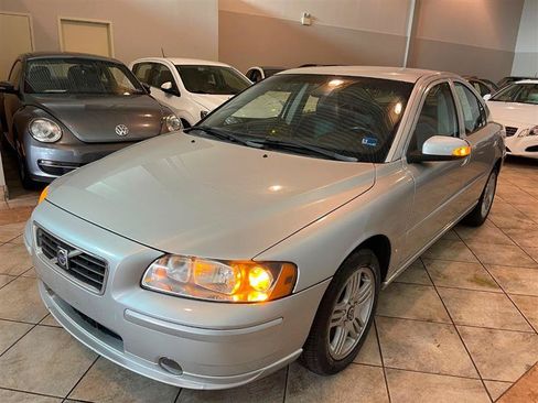 Used 2009 Volvo S60 2.5T FWD image 1