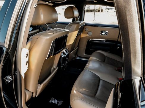 Used 2015 Rolls-Royce Ghost RWD image 51