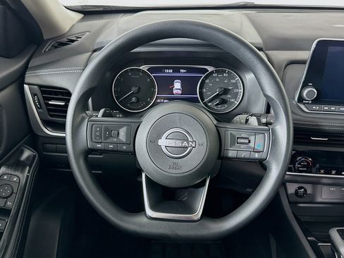 Used 2024 Nissan Rogue SV FWD image 18