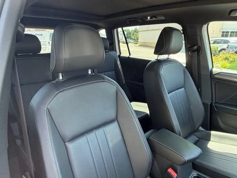 Used 2022 Volkswagen Tiguan SE R-Line FWD image 29