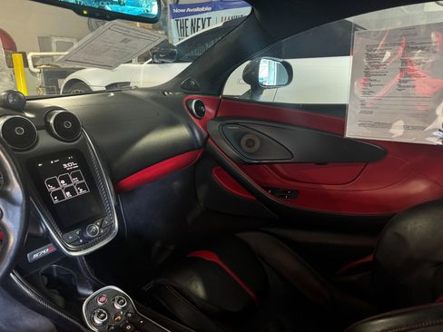 Used 2016 McLaren 570S Coupe image 36