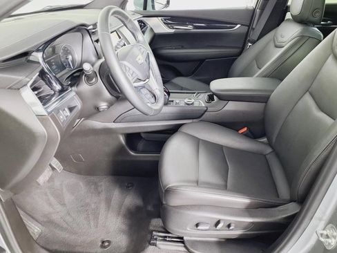 Certified 2025 Cadillac XT5 Premium Luxury image 6
