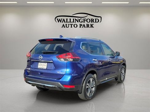 Used 2018 Nissan Rogue SL w/ Premium Package image 4