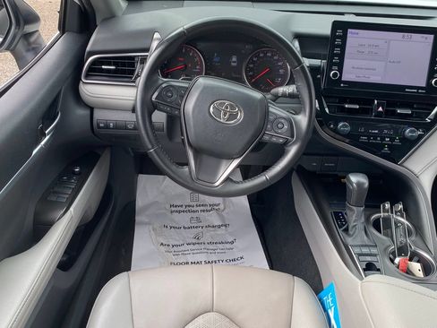 Used 2023 Toyota Camry XSE FWD image 10