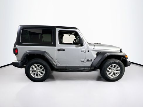 Used 2023 Jeep Wrangler Sport AWD/4WD image 4