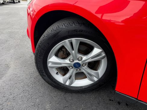 Used 2014 Ford Focus SE w/ SE Winter Package image 45