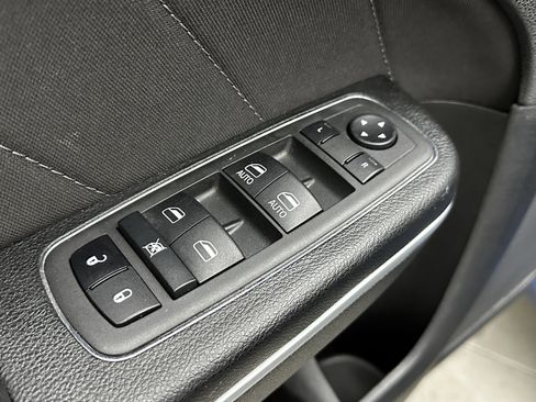 Used 2022 Dodge Charger SXT image 11