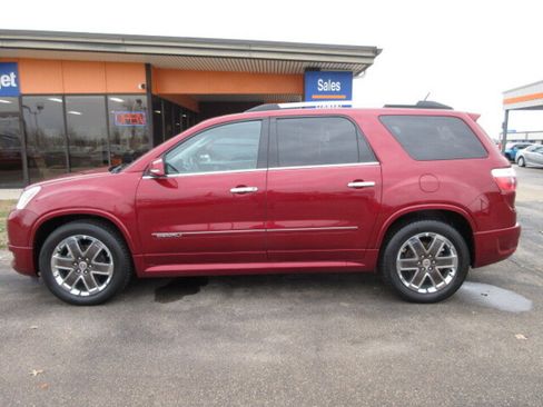 Used 2011 GMC Acadia Denali image 2
