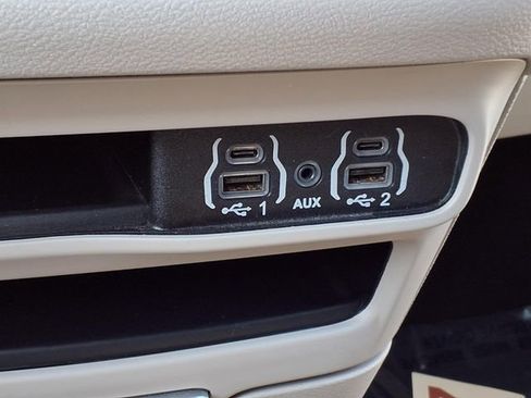 Used 2024 Chrysler Voyager LX FWD image 22