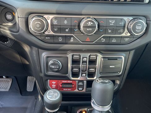 New 2026 Jeep Wrangler Unlimited Rubicon AWD/4WD image 50