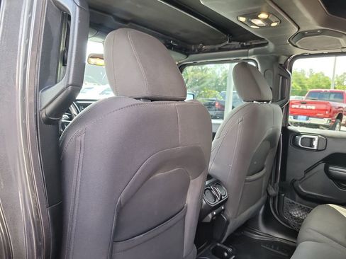 Certified 2019 Jeep Wrangler Unlimited Sport S AWD/4WD image 11