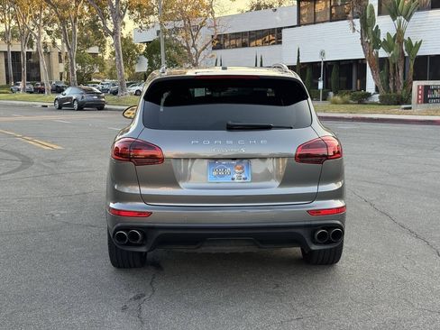 Used 2017 Porsche Cayenne S AWD/4WD image 4