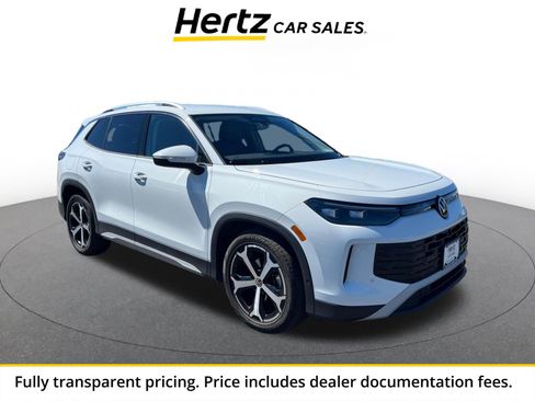 Used 2026 Volkswagen Tiguan SE FWD image 1
