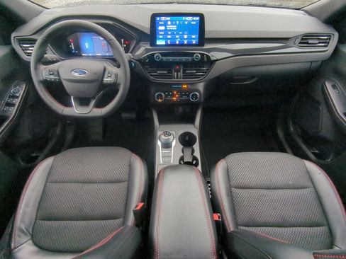 Used 2025 Ford Escape ST-Line image 18