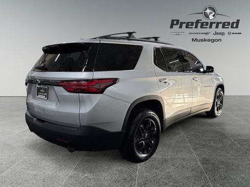 Used 2022 Chevrolet Traverse LS w/ Midnight/Sport Edition AWD/4WD image 17