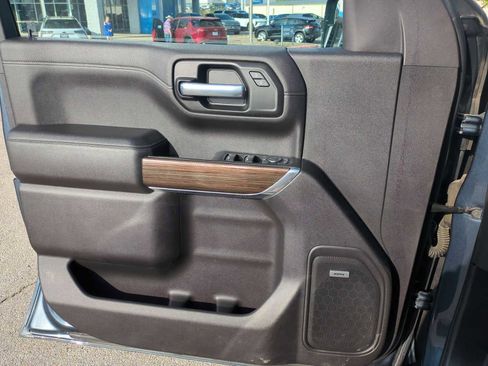 Used 2020 Chevrolet Silverado 1500 RST image 22