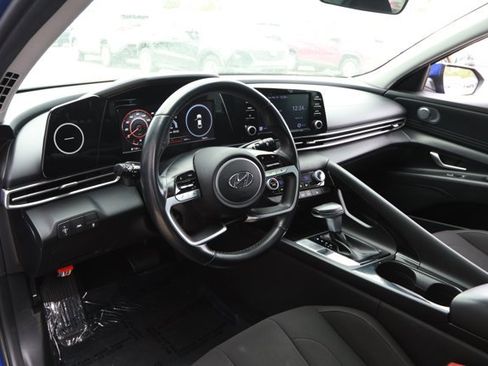 Used 2021 Hyundai Elantra SEL w/ Convenience + Premium Package image 26