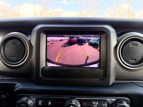 Used 2021 Jeep Wrangler Unlimited Sport image 23