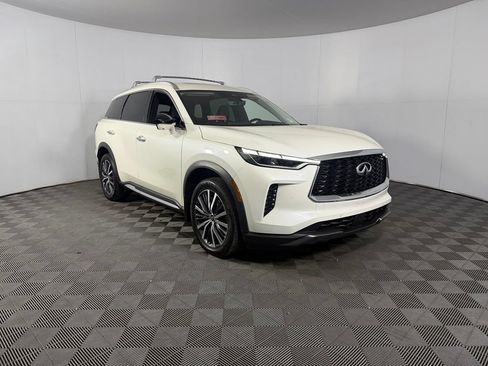 Used 2023 INFINITI QX60 Sensory w/ Cargo Package FWD image 4