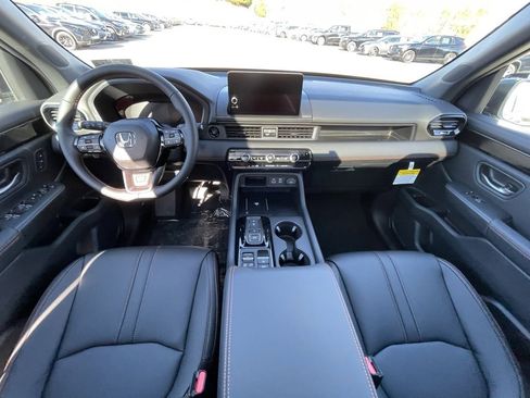 New 2025 Honda Pilot TrailSport image 30