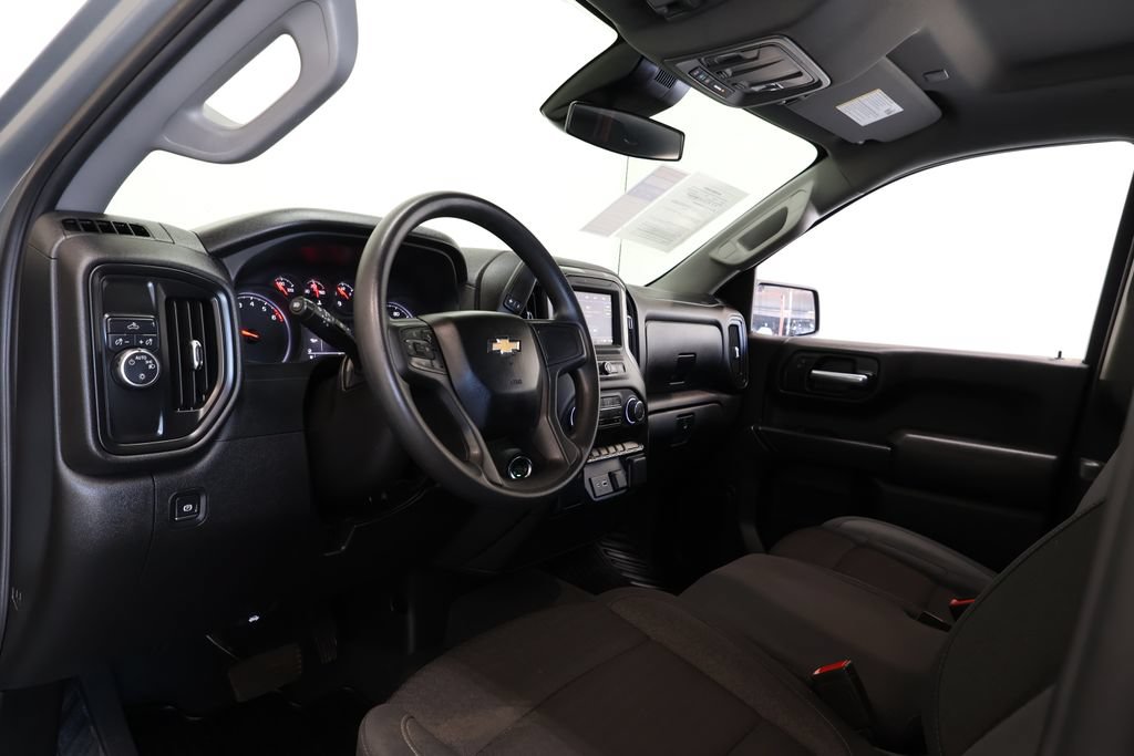 Used 2025 Chevrolet Silverado 1500 Custom w/ Turbomax Blackout Package RWD image 17