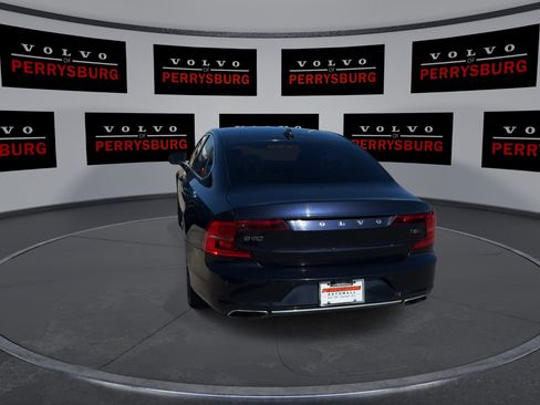 Used 2017 Volvo S90 T6 Momentum w/ Vision Package image 7