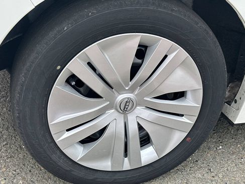 Certified 2025 Nissan Leaf S FWD image 4