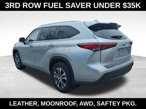 Used 2022 Toyota Highlander XLE AWD/4WD image 6