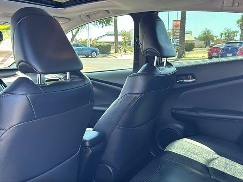 Used 2018 Toyota Prius Four w/ Advanced Technology Package FWD image 30