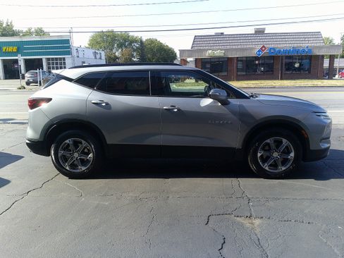 Used 2023 Chevrolet Blazer LT image 6