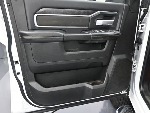 Used 2024 RAM 3500 Big Horn image 10