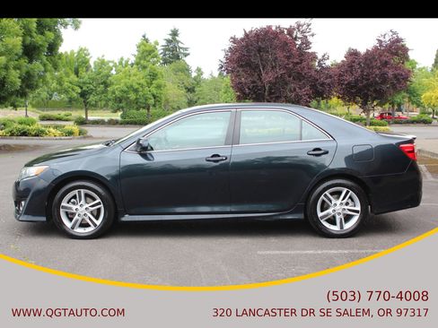 Used 2013 Toyota Camry SE FWD image 2
