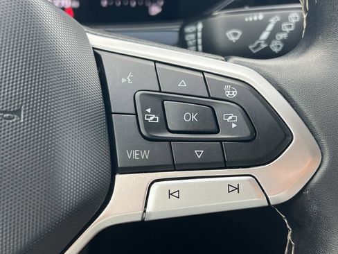 Certified 2023 Volkswagen Taos SE image 10