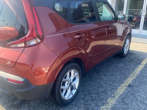 Used 2021 Kia Soul S FWD image 3