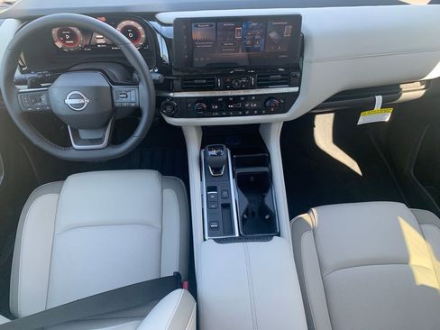 New 2026 Nissan Pathfinder SL image 13