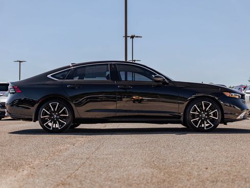 Used 2025 Honda Accord Touring image 8